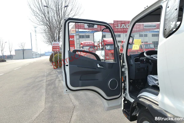 JAC Shuailing E Medium Body 129ch 4X2(6 roues) 3.89m cabine avec couchette plateau léger (China VI) (1) | 86Trucks