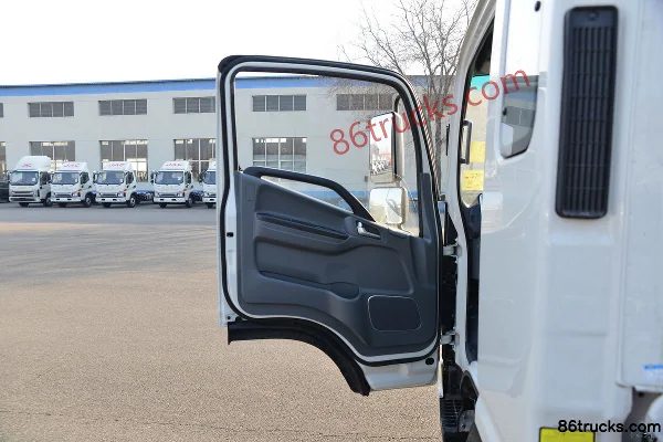 JAC Shuailing S7 160 hp 4X2(6 wheels) 3.85m semi-crew stake light truck (China VI) Cab (1) | 86Trucks