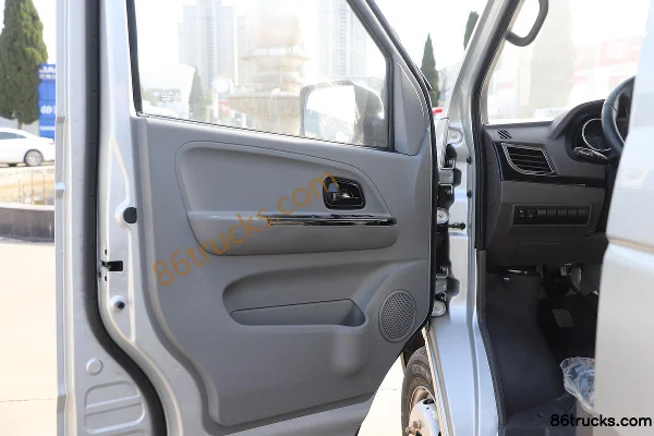 Kama Ruijie 1.6L 122 hp 4X2(6 wheels) 2.5m Double Row Flatbed Mini Truck (China VI) Cab (2) | 86Trucks