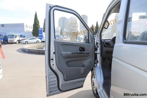 Kama Ruijie 1.6L 122 hp 4X2(6 wheels) 2.5m Double Row Flatbed Mini Truck (China VI) Cab (1) | 86Trucks