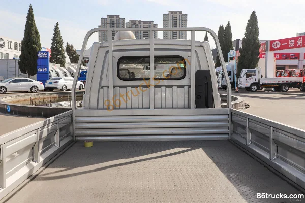 Kama Ruijie 1.6L 122 hp 4X2(6 wheels) 2.5m Double Row Flatbed Mini Truck (China VI) Body (2) | 86Trucks