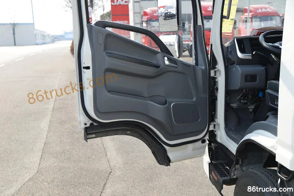 JAC Shuailing S7 160 hp 4X2(6 wheels) 4.12m single-row van light truck (China VI) Cab (2) | 86Trucks