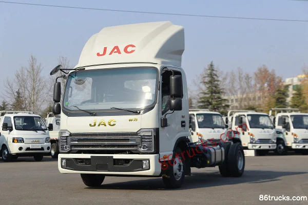 JAC Shuailing S7 160 hp 4X2(6 wheels) 4.18m single-row stake light truck (China VI) Exterior (3) | 86Trucks