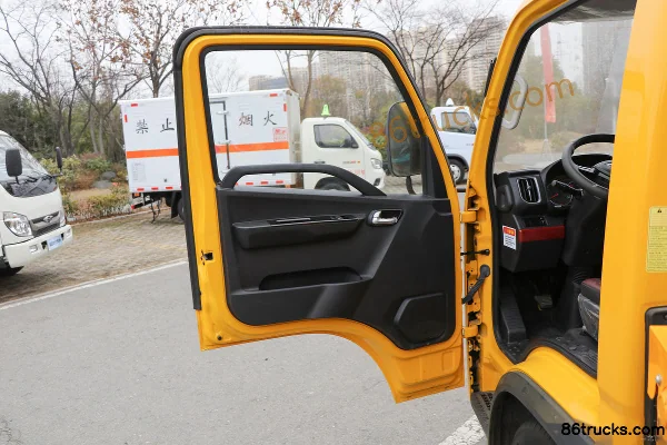 Foton Times Leader S1 120hp 4X2(6 wheels) Aerial Work Truck (Chengliwei Brand) Cab (1) | 86Trucks