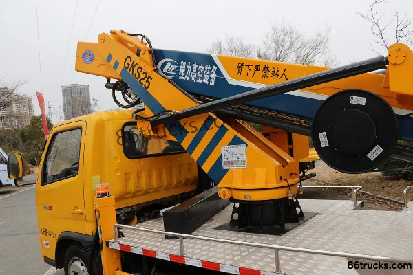 Foton Times Leader S1 120hp 4X2(6 wheels) Aerial Work Truck (Chengliwei Brand) Body (3) | 86Trucks