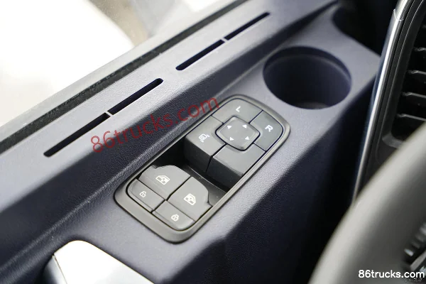 SANY Truck New Zhuhong Flagship Edition 620 hp 6X4(10 wheels) AMT automatic tractor truck Cab (2) | 86Trucks