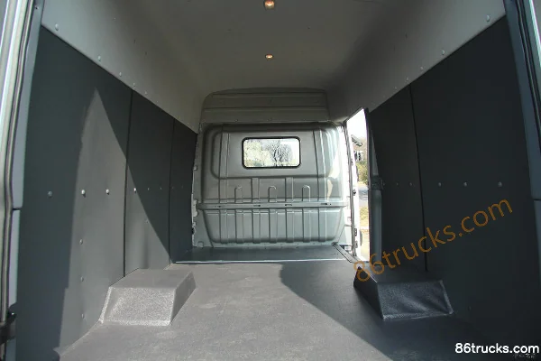 JAC New Star 6 Series Logistics Version 150 hp 3 seats 2.5T diesel van truck Cargo Box (2) | 86Trucks