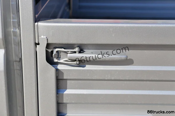Wuling Rongguang New Card Extended Comfort 1.8L 125 hp 4X2(6 wheels) Gasoline 3.3m single-row flatbed micro truck (China VI) Body (3) | 86Tr