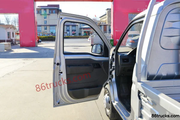 Wuling Rongguang New Truck Extended Version Standard Type 1.5L 102hp 4X2(6 wheels) Gasoline 3.3m Single Row Flatbed Mini Truck Cab (1) | 86T
