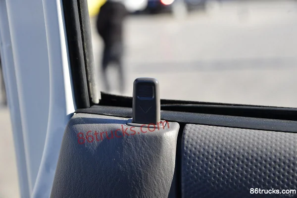 JMC Shunwei petit camion 143ch 4X2(6 roues) 3,7m porteur plateau simple cabine (China VI) (freins pneumatiques) (3) | 86Trucks