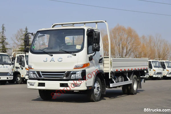 JAC Junling V5 150 hp 4X2(6 wheels) 4.22m single-row flatbed truck Exterior (3) | 86Trucks