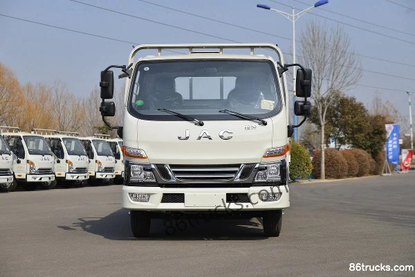 JAC Junling V5 150 hp 4X2(6 wheels) 4.22m single-row flatbed truck Exterior (2) | 86Trucks