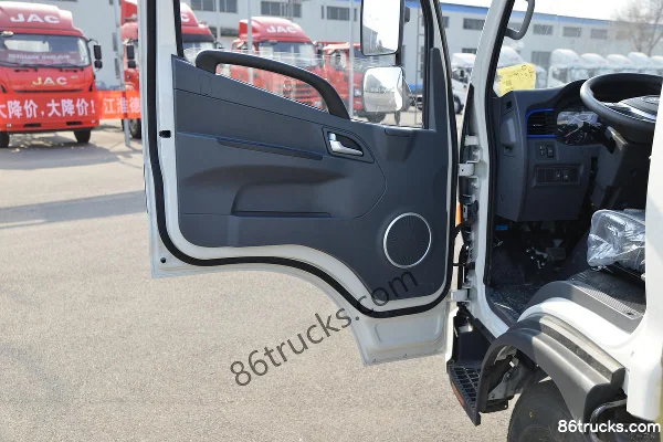 JAC Junling V5 150 hp 4X2(6 wheels) 4.22m single-row flatbed truck Cab (2) | 86Trucks