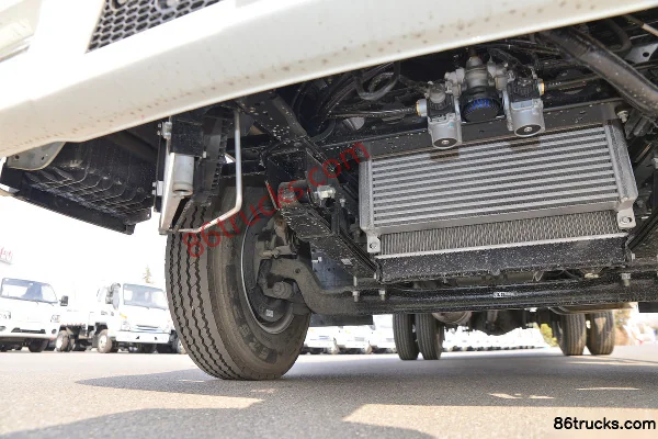 JAC Junling V5 150 hp 4X2(6 wheels) 4.22m single-row flatbed truck Chassis (2) | 86Trucks