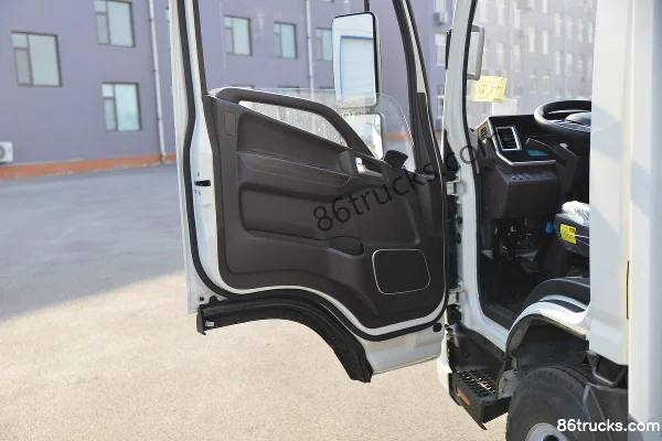 JAC Junling S6 Comfort Edition 2.5L Diesel 160hp 4X2(6 wheels) Fast Gear 8-Speed 3.82m Semi-Cab Cargo Truck (2) | 86Trucks
