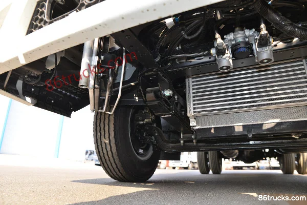 JAC Junling S6 Comfort Edition 2.5L Diesel 160hp 4X2(6 wheels) Fast Gear 8-Speed 3.82m Semi-Cab Cargo Truck Chassis (2) | 86Trucks