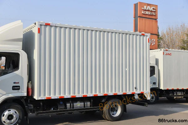 JAC Junling S6 Comfort Edition 2.5L Diesel 160hp 4X2(6 wheels) Fast Gear 8-Speed 3.82m Semi-Cab Cargo Truck Body (1) | 86Trucks