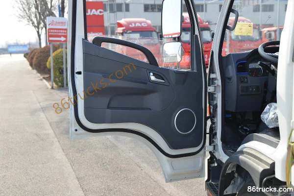 JAC Junling V6 152 hp 4X2(6 wheels) 4.22m single row flatbed light truck Cab (2) | 86Trucks