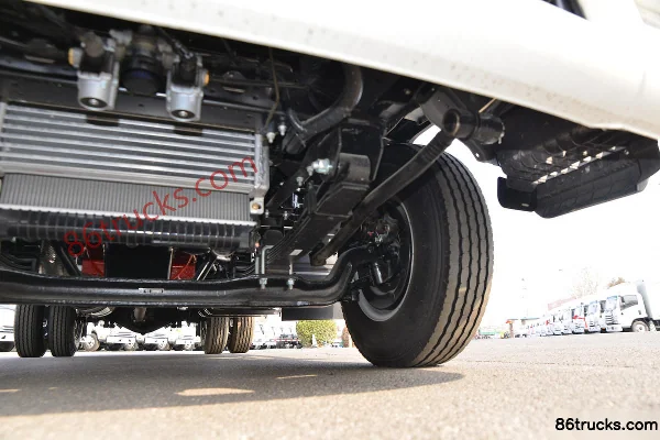 JAC Junling V6 152 hp 4X2(6 wheels) 4.22m single row flatbed light truck Chassis (3) | 86Trucks