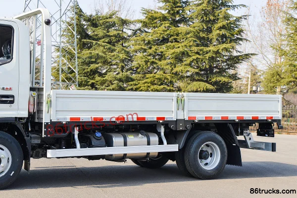 JAC Junling A8 160hp 4X2(6 wheels) 4.18m Single Row Flatbed Light Truck (China VI) Body (1) | 86Trucks