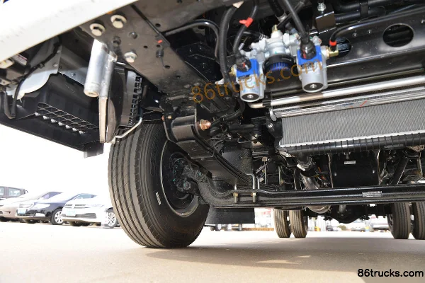Jiangxi Isuzu Yifang EC7 127hp 4X2(6 wheels) 4.2m Single Row Flatbed Light Truck (China VI) Chassis (2) | 86Trucks