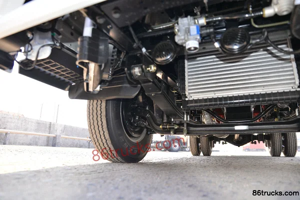 Foton Aoling Xin Jieyun Jeunesse 132 ch 4X2(6 roues) Camion plateau léger à cabine simple 4,17 m (China VI) Châssis (2) | 86Trucks