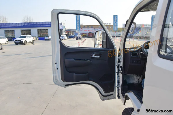 Foton Xiangling M2 Luxury 1.5L 143hp 4X2(6 wheels) Gasoline 3.3m Half Row Flatbed Mini Truck Cab (1) | 86Trucks