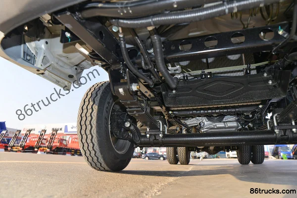 Foton Xiangling M2 Luxury 1.5L 143hp 4X2(6 wheels) Gasoline 3.3m Half Row Flatbed Mini Truck Chassis (2) | 86Trucks