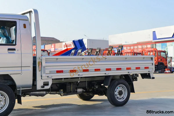 Foton Times Yuling VQ1 1,2 L 91 ch 4X2(6 roues) essence camion léger à plateau ridelles 3,05 m cabine simple (China VI) Carrosserie (1) | 86
