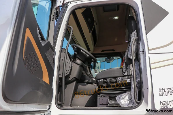 SHACMAN Delong X6000 610hp 6X4(10 wheels) AMT Automatic Tractor Truck (China VI) Cab (3) | 86Trucks