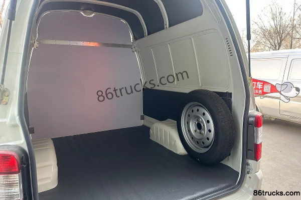 King Long Jinwei Jieyun 95 ch CNG 5 places fourgon tôlé toit haut Châssis (1) | 86Trucks