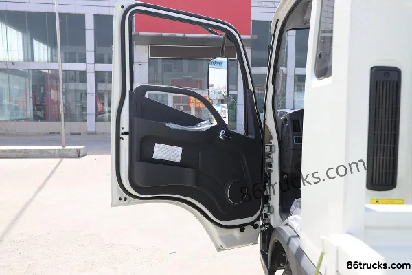 Foton Times H2 130 hp 4X2(6 wheels) 3.8m half row flatbed light truck (China VI) Cab (1) | 86Trucks