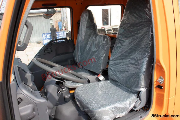 Qingling Isuzu EV100 3.235m Double Row Pure Electric Panel Light Truck 89.12kWh 4X2(6 wheels) Interior (1) | 86Trucks
