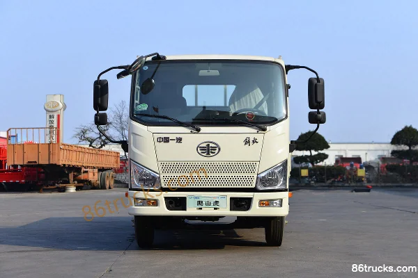 FAW Jiefang J6F 130 hp 4X2(6 wheels) 3.82m Single Row Flatbed Light Truck Exterior (2) | 86Trucks