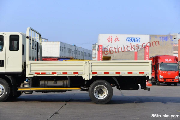 FAW Jiefang J6F 130 hp 4X2(6 wheels) 3.82m Single Row Flatbed Light Truck Body (2) | 86Trucks