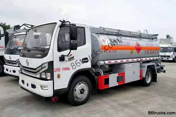 Chusheng Chusheng Dongfeng chassis fuel tanker truck
