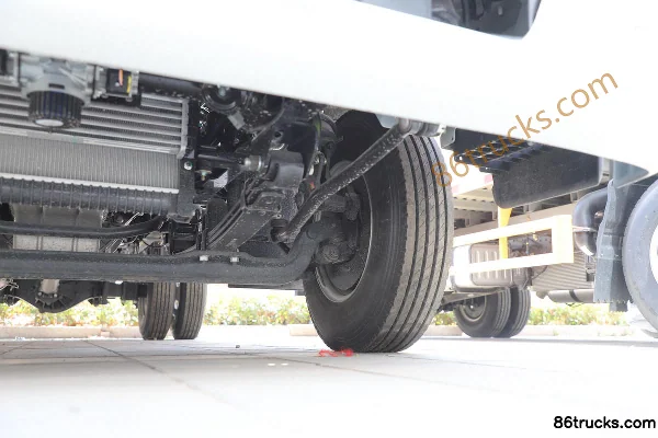 JMC Kaiwei Wide Body 160 hp 4X2(6 wheels) 4.2m Single Row Stake Truck (China VI) Chassis (3) | 86Trucks