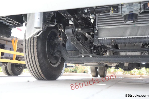 JMC Kaiwei Wide Body 160 hp 4X2(6 wheels) 4.2m Single Row Stake Truck (China VI) Chassis (2) | 86Trucks