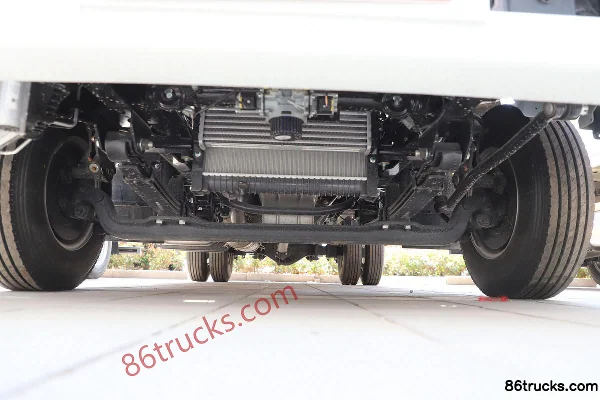 JMC Kaiwei Wide Body 160 hp 4X2(6 wheels) 4.2m Single Row Stake Truck (China VI) Chassis (1) | 86Trucks