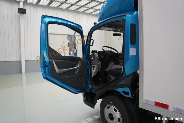 Feidi W5 160hp 4X2(6 wheels) 4.085m refrigerated truck (6-speed) Cab (1) | 86Trucks