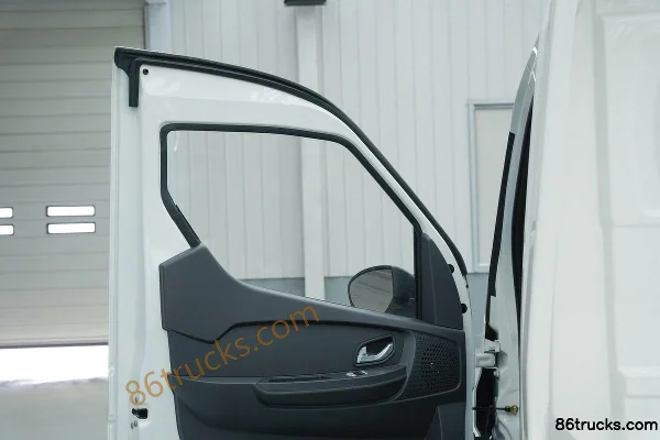 Feidi EQ2 2.6T 3.01m Single Row Pure Electric Flatbed Micro Truck 41.86kWh 4X2(6 wheels) Interior (2) | 86Trucks