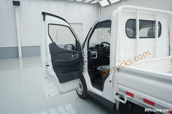 Feidi EQ2 2.6T 3.01m Single Row Pure Electric Flatbed Micro Truck 41.86kWh 4X2(6 wheels) Interior (1) | 86Trucks