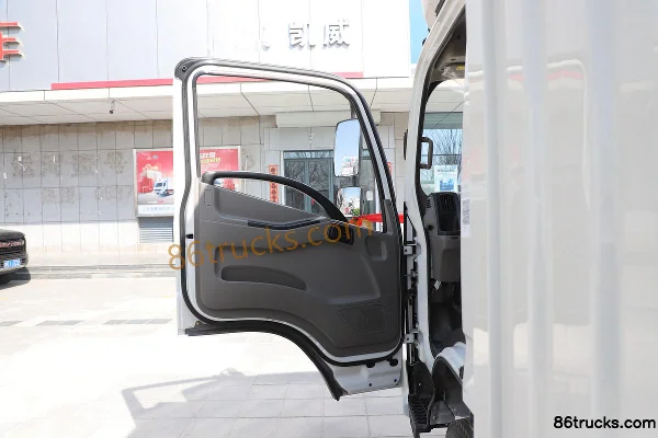 JMC Kaiwei Wide Body 143 hp 4X2(6 wheels) 4.2m Single Row Box Light Truck (China VI) (Air Brake) Cab (2) | 86Trucks