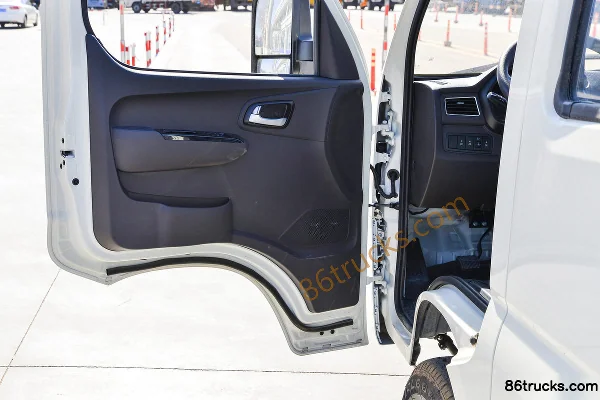 Foton Xiangling M2 Confort 1,6L 122 ch 4X2(6 roues) essence 3,1 m camion plateau double cabine (2) | 86Trucks