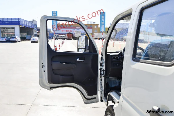 Foton Xiangling M2 Confort 1,6L 122 ch 4X2(6 roues) essence 3,1 m camion plateau double cabine (1) | 86Trucks