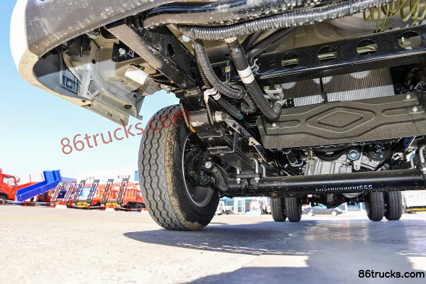 Foton Xiangling M2 Confort 1,6L 122 ch 4X2(6 roues) essence 3,1 m camion plateau double cabine Châssis (2) | 86Trucks
