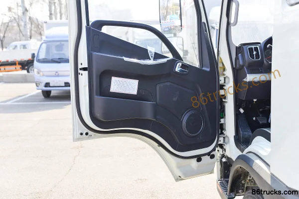 Foton Times Pilot M5 132hp 4X2(6 wheels) 3.8m half-row flatbed light truck (China VI) Cab (2) | 86Trucks