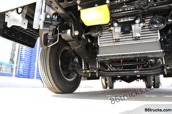Foton Times Pilot M5 132hp 4X2(6 wheels) 3.8m half-row flatbed light truck (China VI) Chassis (2) | 86Trucks