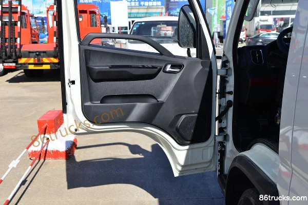 Foton Times Leader S1 120 hp 4X2(6 wheels) 2.7m double-row side panel mini truck (China VI) Cab (2) | 86Trucks