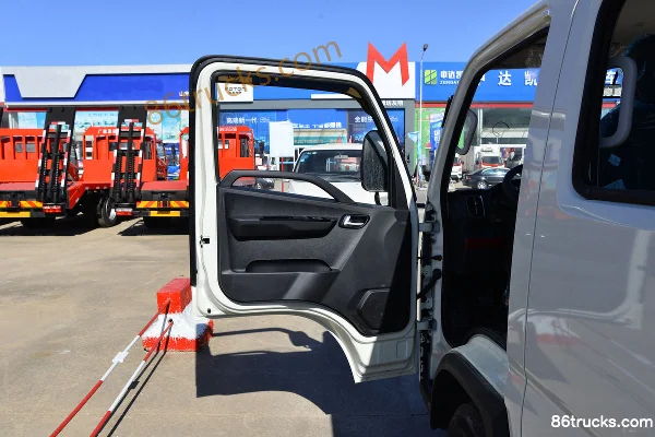 Foton Times Leader S1 120 hp 4X2(6 wheels) 2.7m double-row side panel mini truck (China VI) Cab (1) | 86Trucks